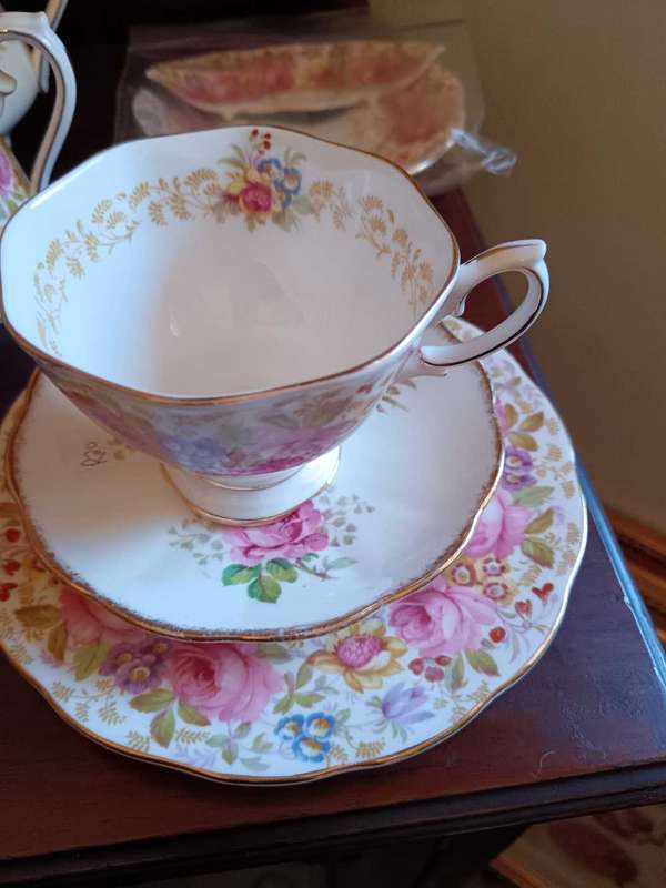 Royal Albert Serena Teaset for Two