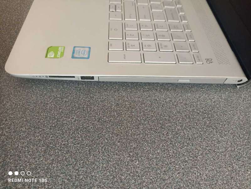 HP PAVILION 15 Bang & Olufsen i7 7th generation