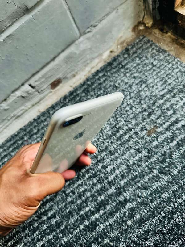 Apple iPhone 8 Plus 64GB Silver - Excellent Condition
