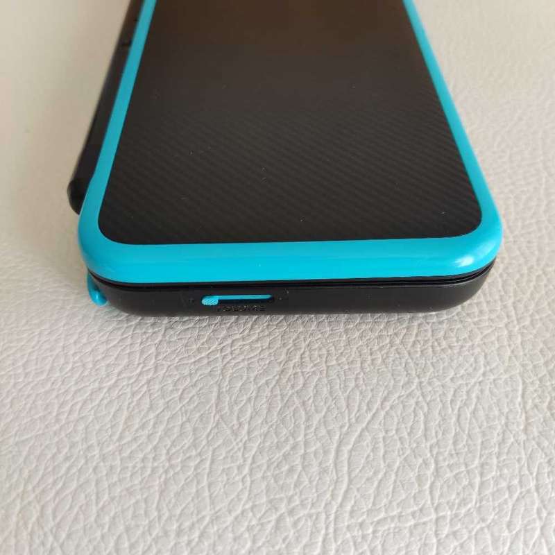 "New" Nintendo 2ds Xl Console with Original Packaging