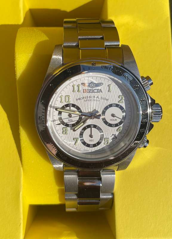 Invicta Men's Professional Daytona Speedway Silver / White Oyster Limited Edition Chronograph Watch