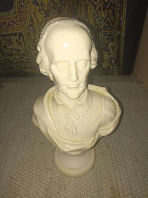Shakespeare Bisque