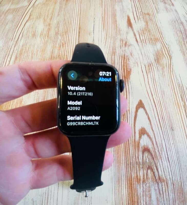 Apple Watch Series 5 ***Ships in 1 Business day
