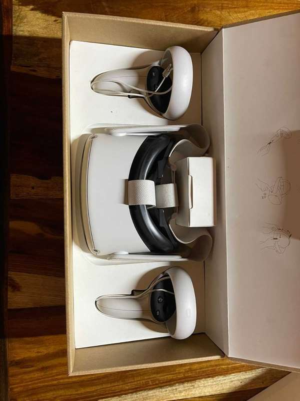 Oculus Quest 2 128GB**Great deal with extras and Original packaging**
