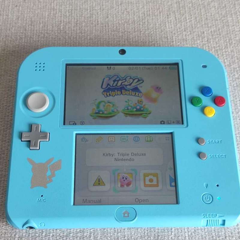 Nintendo 2ds Pokémon Sun and Moon edition console +original charger