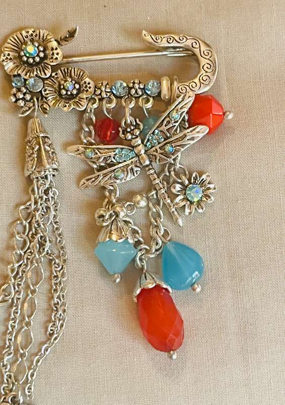 Brooch dragonfly blue / red details