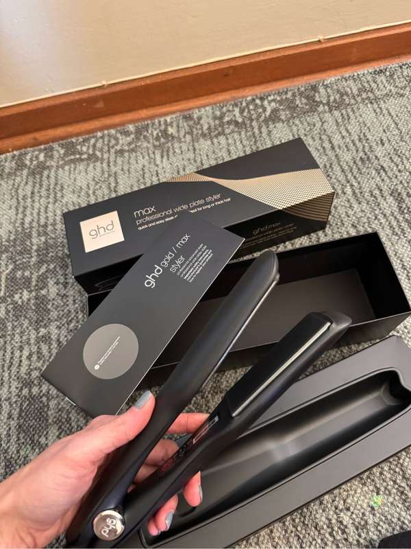 GHD Max - Professional Wide Plate Hair Straightener (Black)