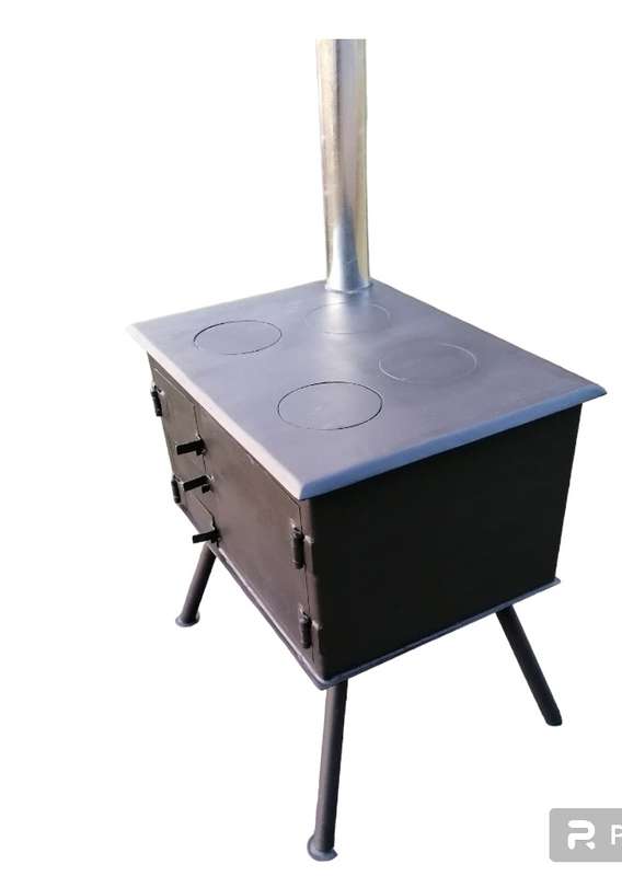 Beautiful strong 4 plate coal stove with oven bargain