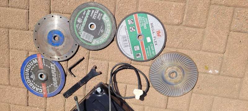 2000w Makita 230mm Grinder On Mountable Stand. Working....