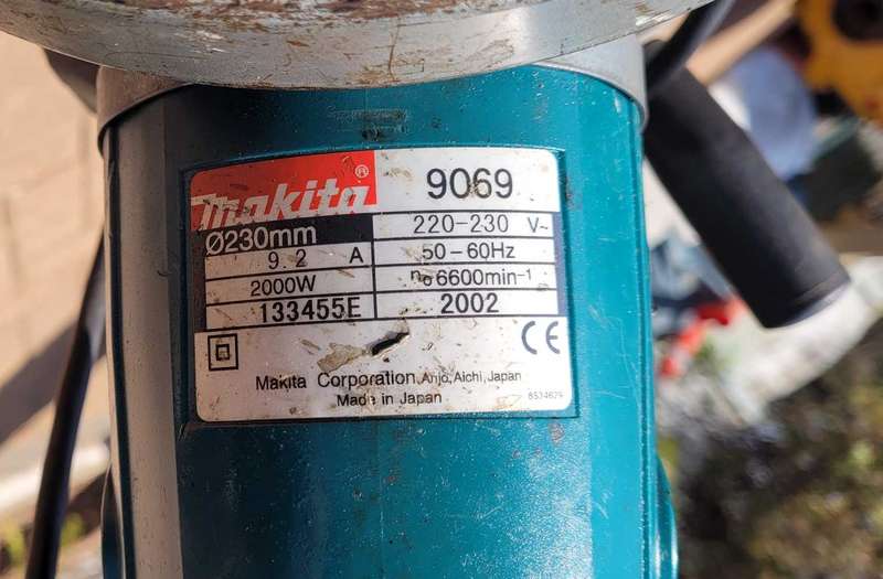 2000w Makita 230mm Grinder On Mountable Stand. Working....