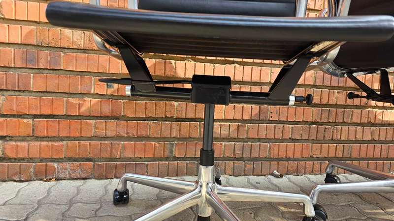 Herman miller ORIGINAL EAMES EA33 OFFICE CHAIR