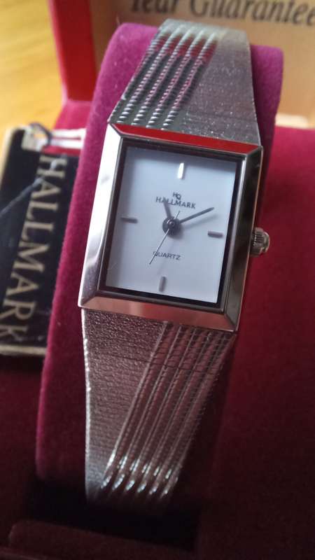WOW!!! LADIES WATCH - STAINLESS STEEL