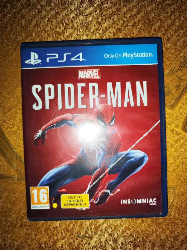 Ps4 slim with spiderman