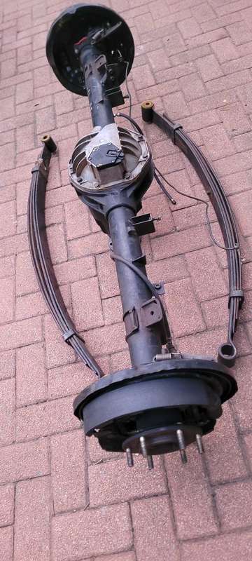 Nissan NP300 Diff & A Set Of Leaf Springs (4300-QKHD8G).  DIFF RATIO:  4.875