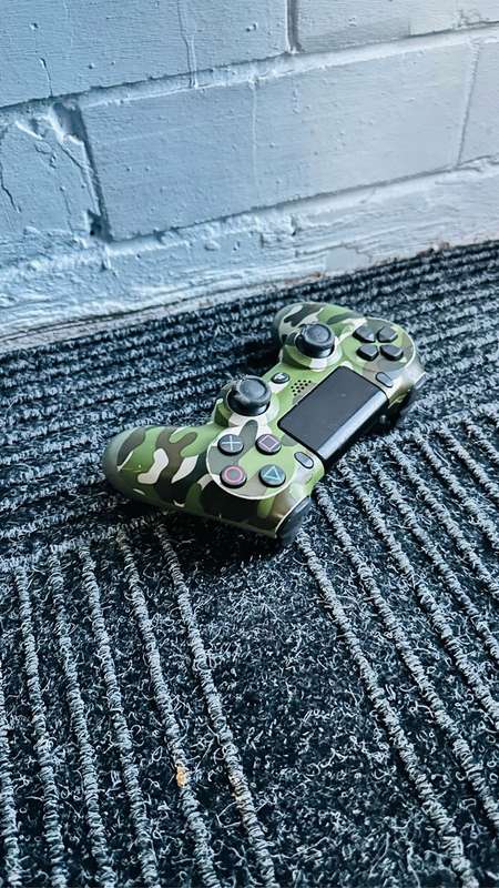 PS4 DualShock 4 Controller - Green Camouflage V2 (PS4) - PLEASE READ