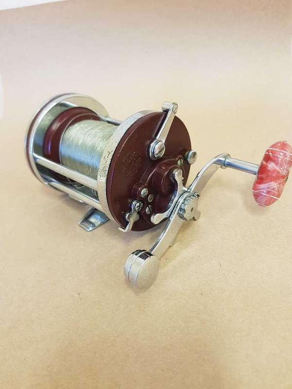Penn 140 Squidder. Backelite spool.