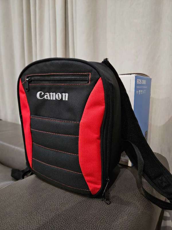 Canon EOS 2000D Camera Double Zoom Kit (Pre-Owned)