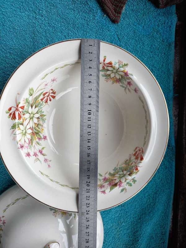 VINTAGE ROYAL DOULTON TUREEN