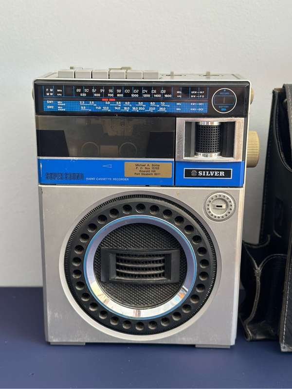 Vintage Boombox SILVER Model No. RT425