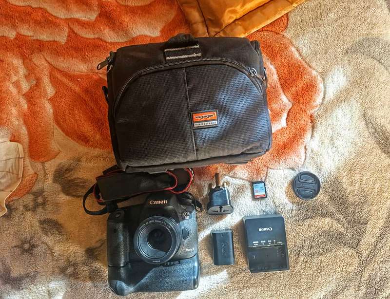 Canon EOS 5D Mark iii 22.3MP + Grip
