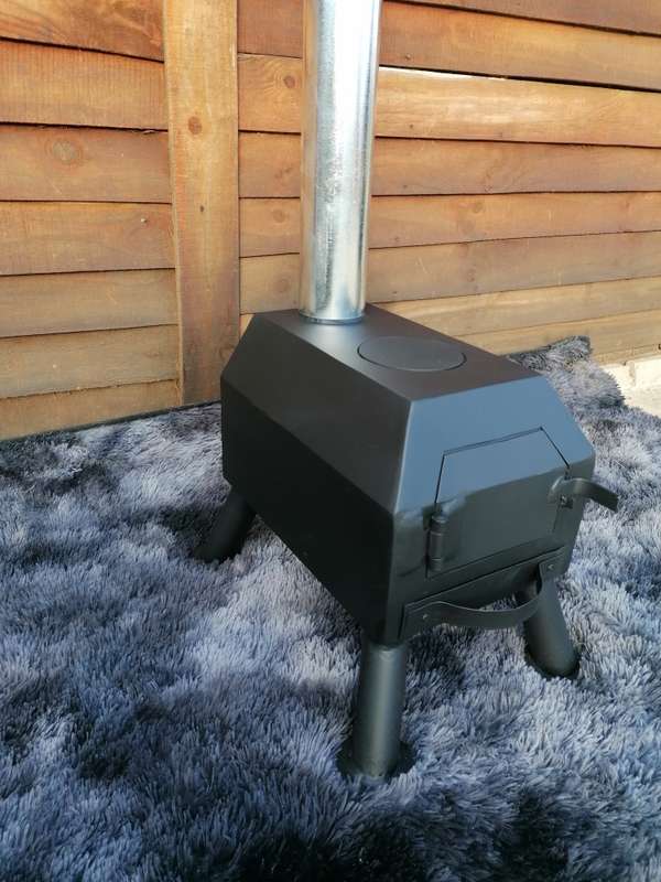 Proper 1 plate Rhino coal stove indoor and outdoor.can be used with wood or coal