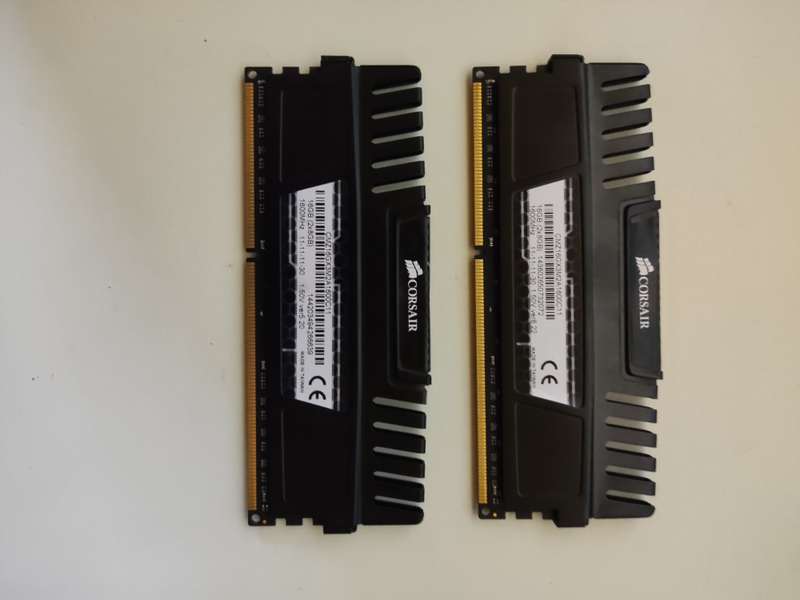 Corsair Vengeance 2 x 8GB DDR3 Gaming Ram**Set of 2**16GB in Total**