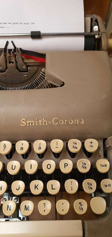 1950's Smith Corona sterling Typewriter in Great Working condition