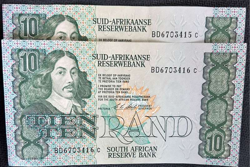 CL Stals two consecutive R10 notes