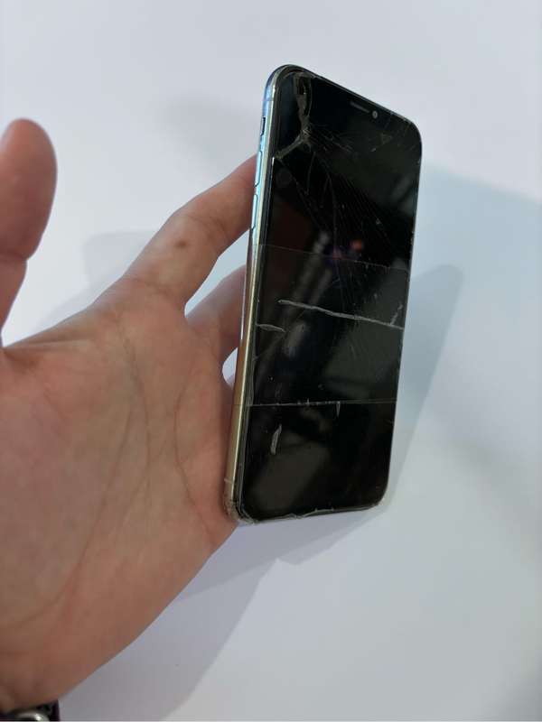 iPhone X 256gb ***Screen Cracked