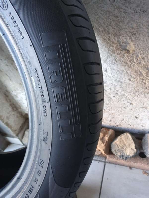 255/50/19 Pirelli Scorpoin *Runflat tyres. Tyres are in very good condition