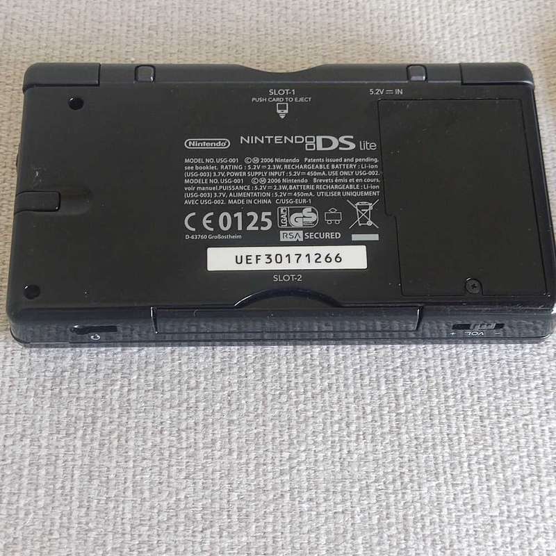 Nintendo Ds Lite Console +USB type charger