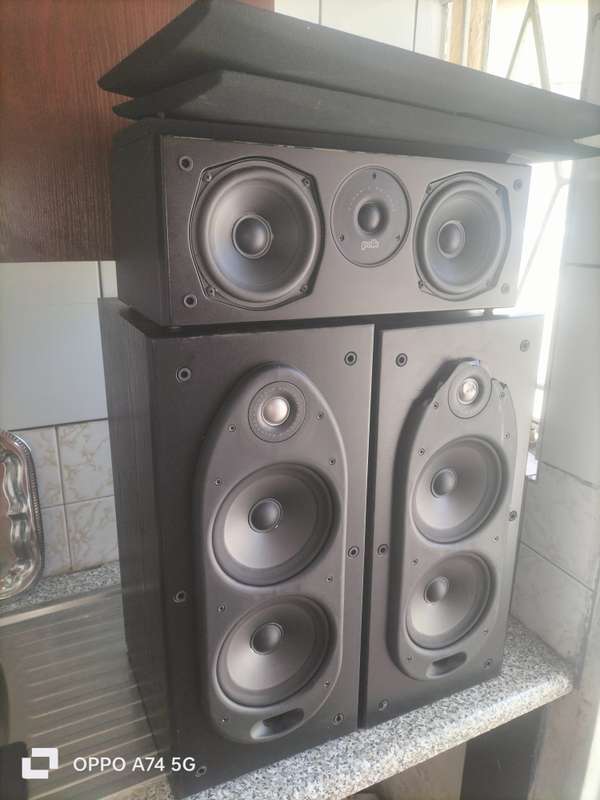 High End Polk Audio RT55 BOOK SHELVES with Polk Audio T30 center speaker