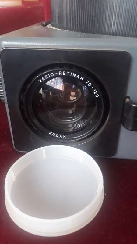 KODAK CAROUSEL S-AV 1000 PROJECTOR 1977