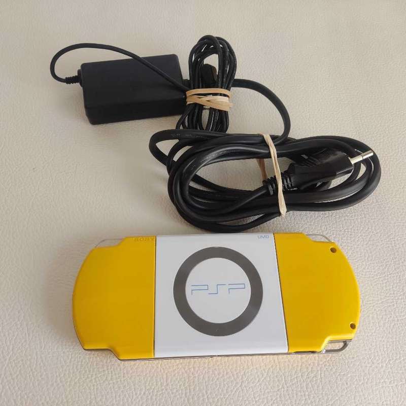 Sony Psp 2000 The Simpsons Limited Edition Console