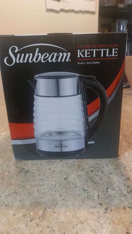 Sunbeam 1.7L Ribbed Glass Kettle SGK-2200RA