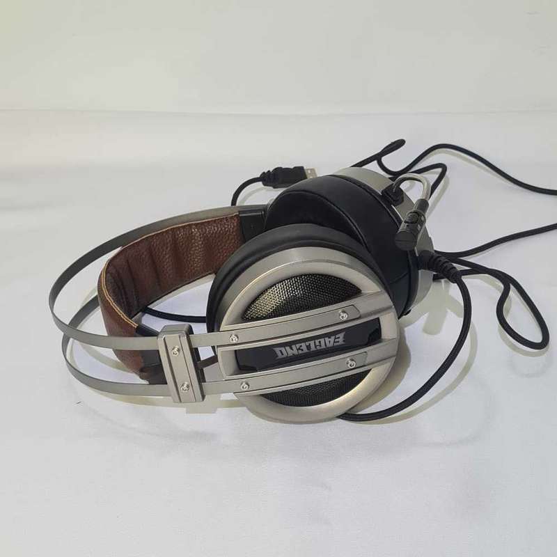 Large excellent quality PS4/PC gaming/music headset. USB. Basically new. Used once for testing