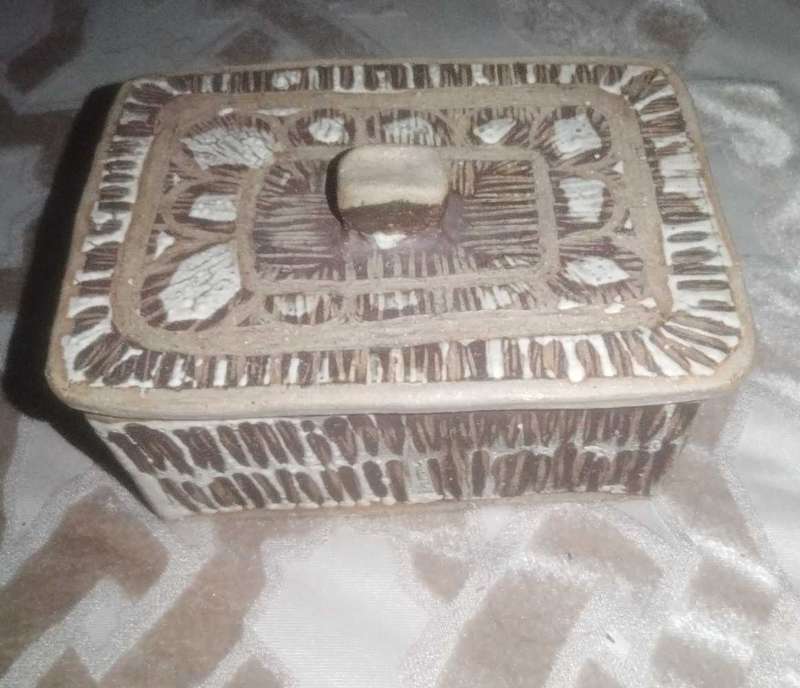 Porcelain casket style trinket box with lid