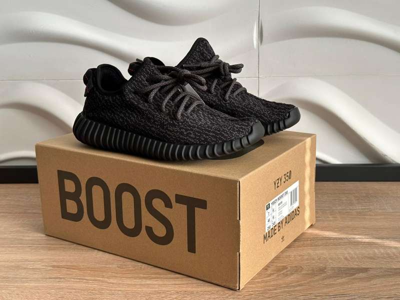 Sneakers ADIDAS YEEZY BOOST 350 V1 PIRATE BLACK UK7.5 was listed for 6 999.00 on 6 Aug at 23 46 by ubertechsa in Cape Town ID 591517611