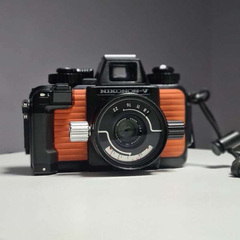Nikonos V