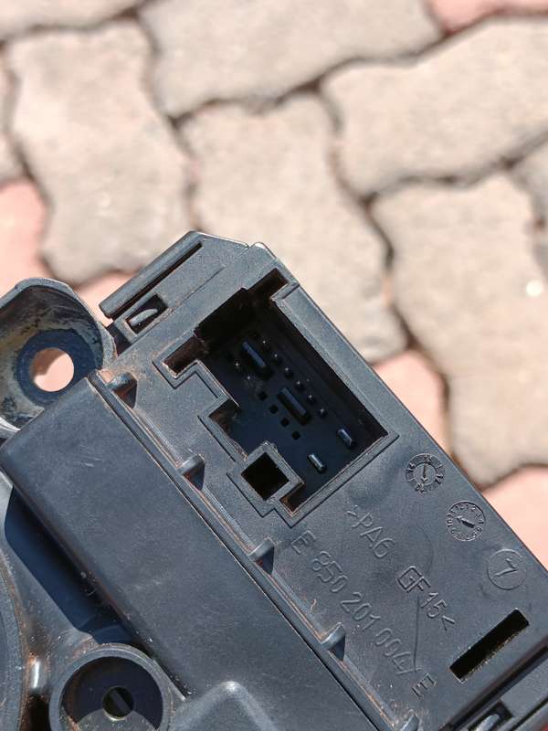 Volkswagen Polo 6 Right side window motor and module 6R0959802 AT