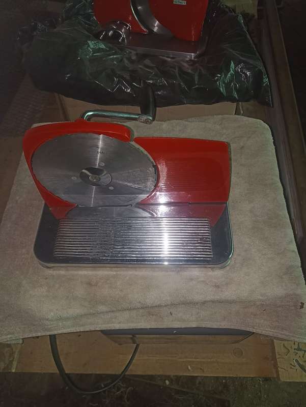 Pineware renovated vintage bread slicer