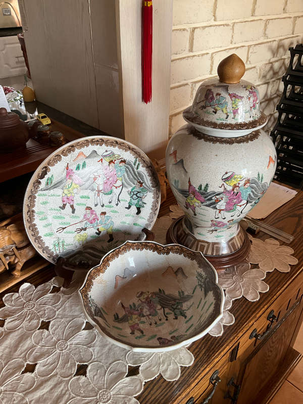 Ceramic Chinese ginger jar, bowl & plate set