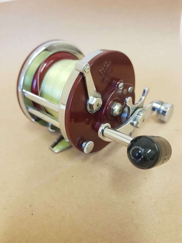 Penn 501 Jigmaster, Backelite spool