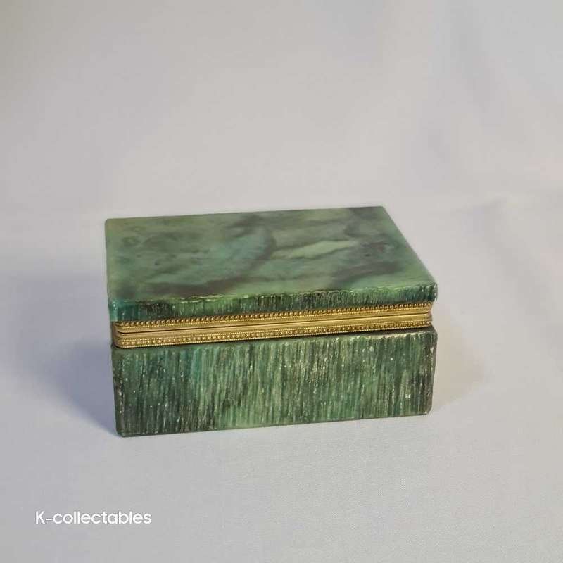 Vintage alabaster jewelry box. Emerald Green