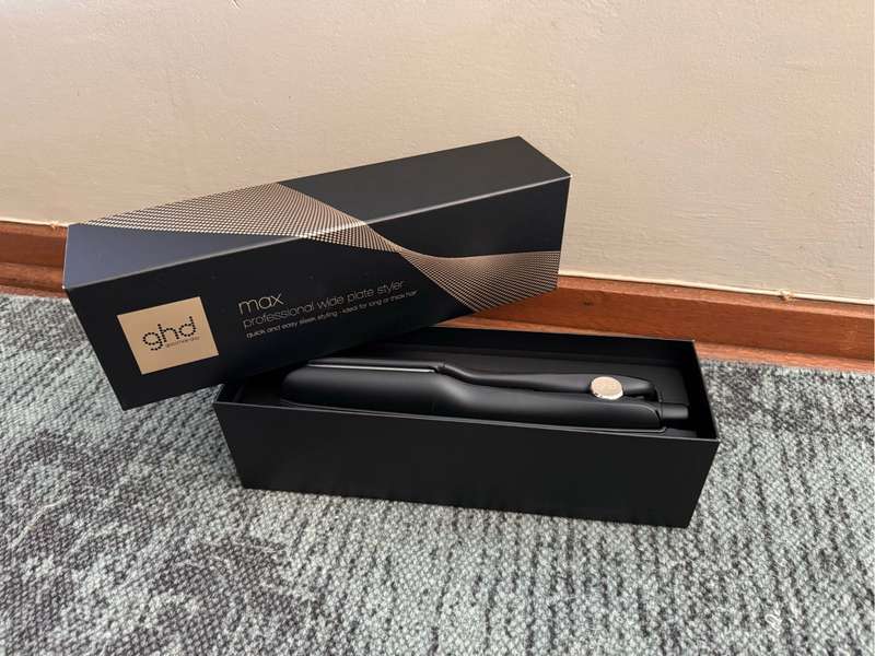 GHD Max - Professional Wide Plate Hair Straightener (Black)