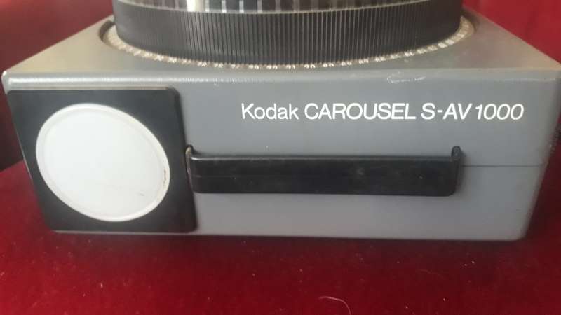 KODAK CAROUSEL S-AV 1000 PROJECTOR 1977
