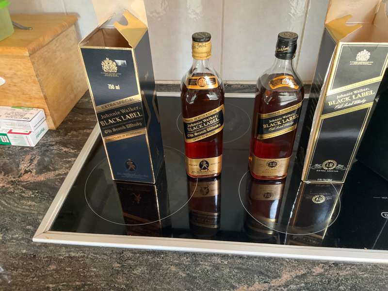 Johnnie walker black 12y & deluxe EXTRA SPECIAL