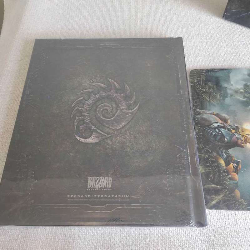 PC Starcraft 2 heart of the Swarm sealed items