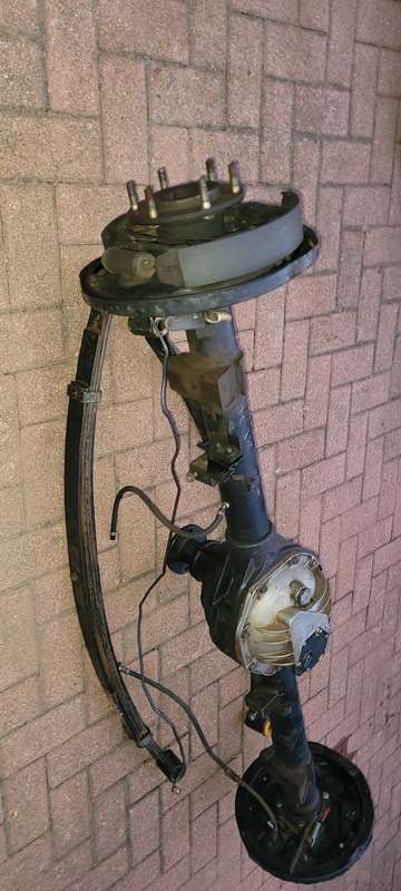 Nissan NP300 Diff & A Set Of Leaf Springs (4300-QKHD8G).  DIFF RATIO:  4.875