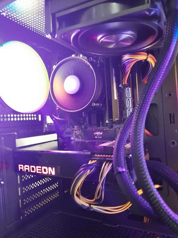 (RARE) R9 Fury X gaming pc